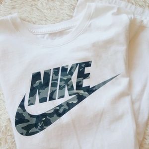 Nike Tee